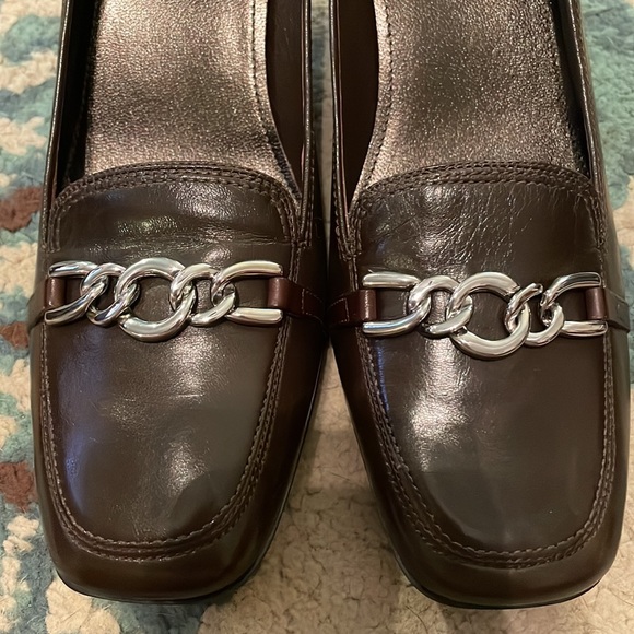 NWOT Cole Haan Chain Pump Low Heels Brown Size 10.5B - Picture 8 of 8